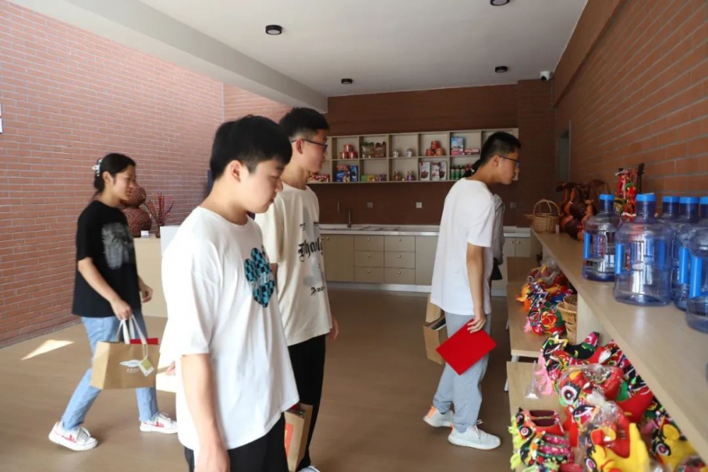 1692330602756842.jpg abe333bb3df7fc8cf13cafe0b9d89201.jpg